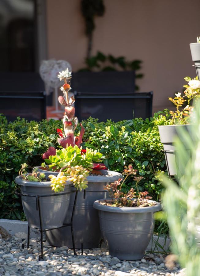 Apartamento House Toula Elegant Sarti Exterior foto